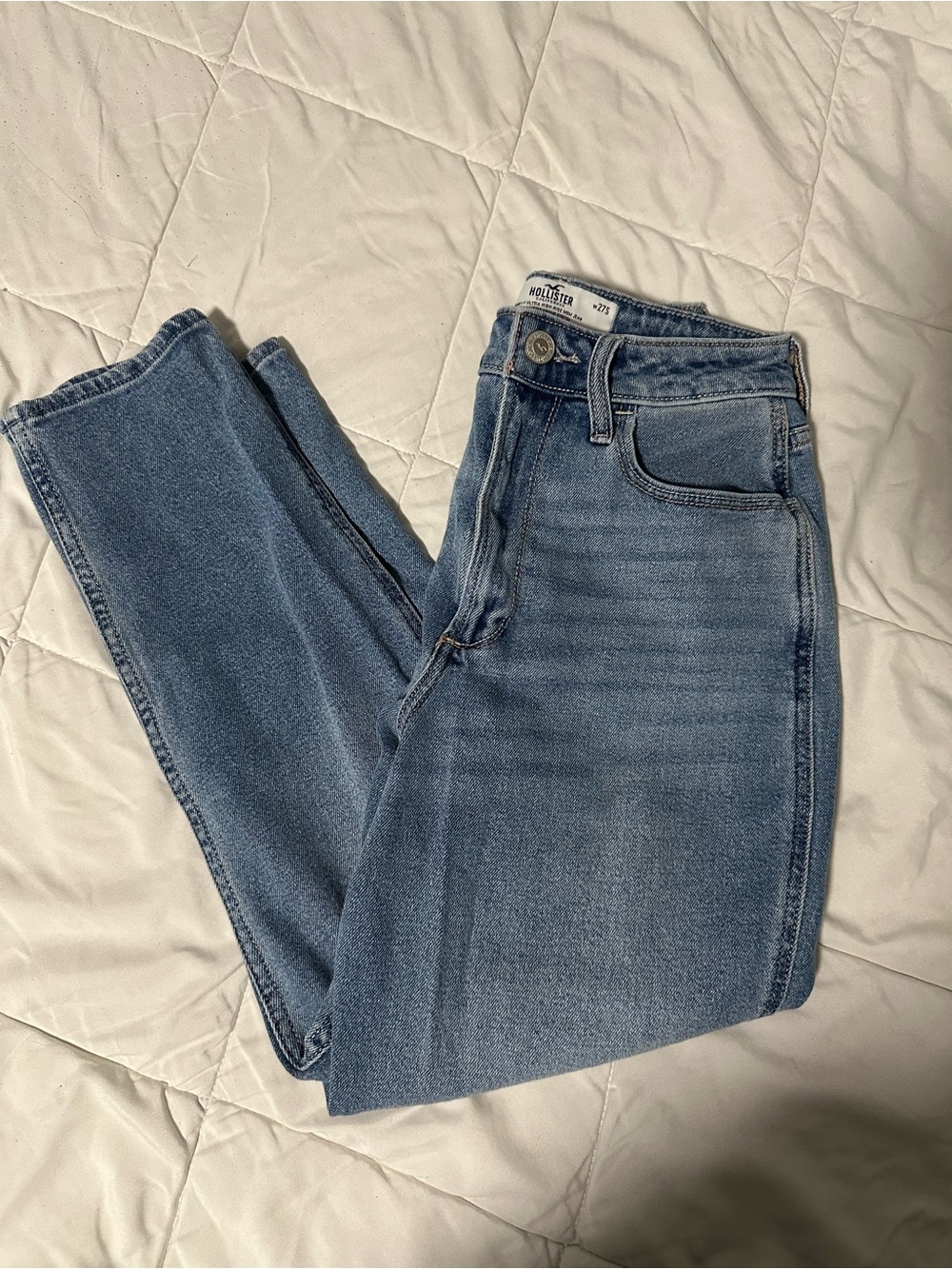 Hollister Light Blue Denim Curvy Ultra High-Rise Mom Jeans